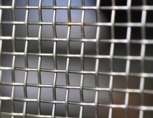 Сетка стальная плетеная с ромбическими ячейками Ст2кп 1,6х12 мм ТУ 14-198-116-94 фото